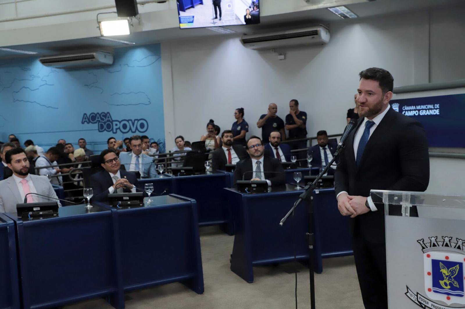 “Contem comigo para defender o que é justo e correto”, diz vereador Maicon Nogueira sobre tarifa de ônibus.