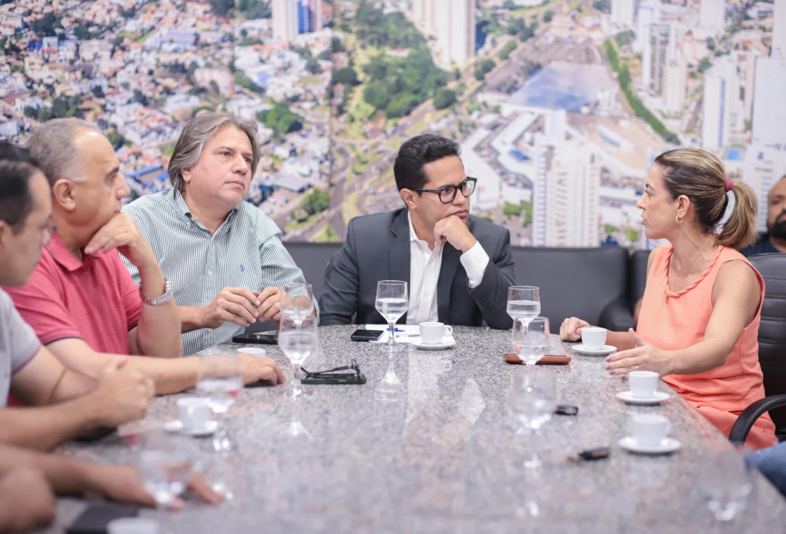 Em reunião na Câmara, senadora Soraya destaca protagonismo dos vereadores em discutir emendas.