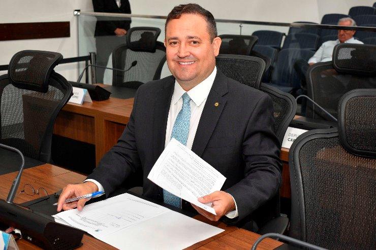 Matéria prorroga vigência de norma que proíbe a captura e comercialização do Dourado em MS.