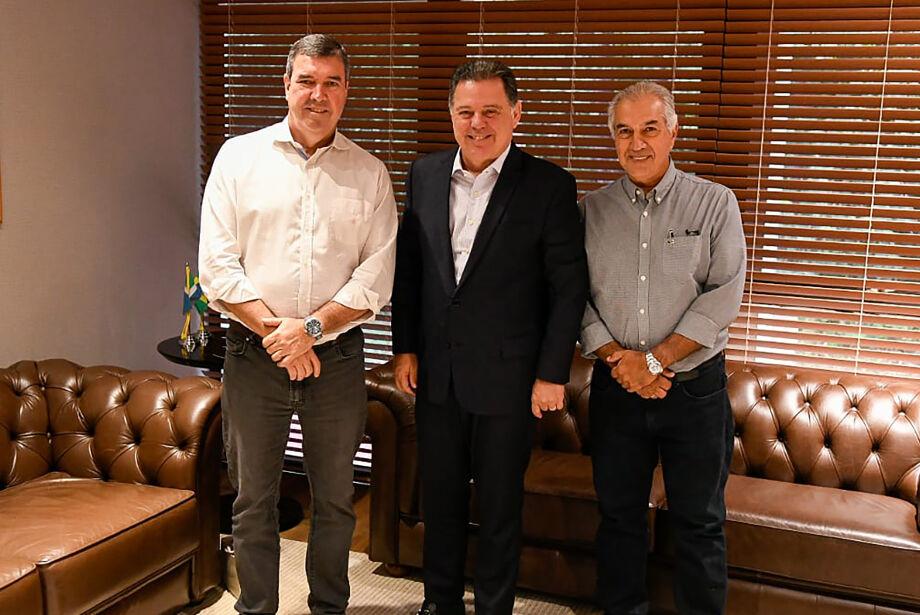 Perillo terá reunião com governadores em Brasília para selar destino do PSDB.