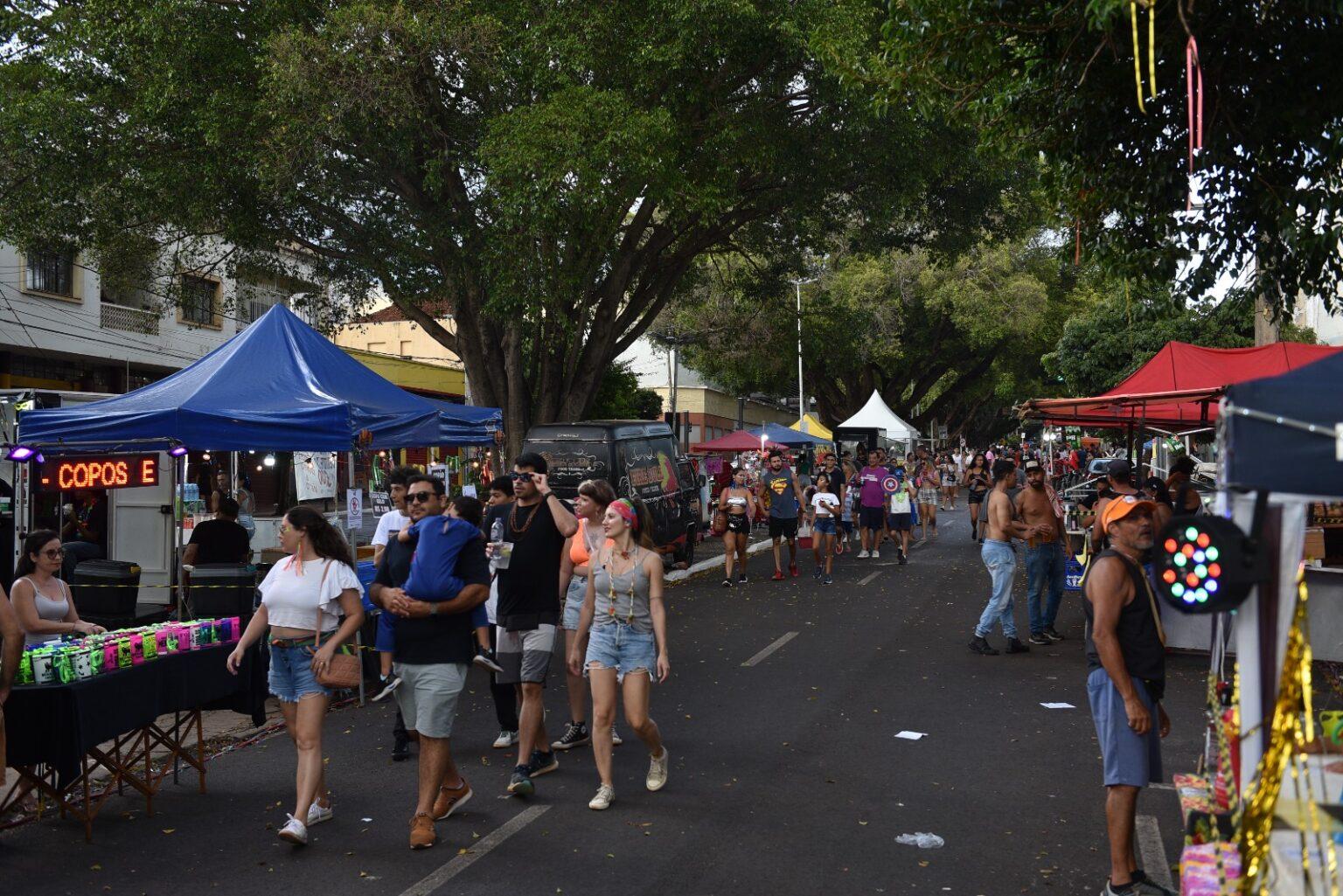 Prefeitura publica chamamento público para seleção de vendedores ambulantes no Carnaval 2025.