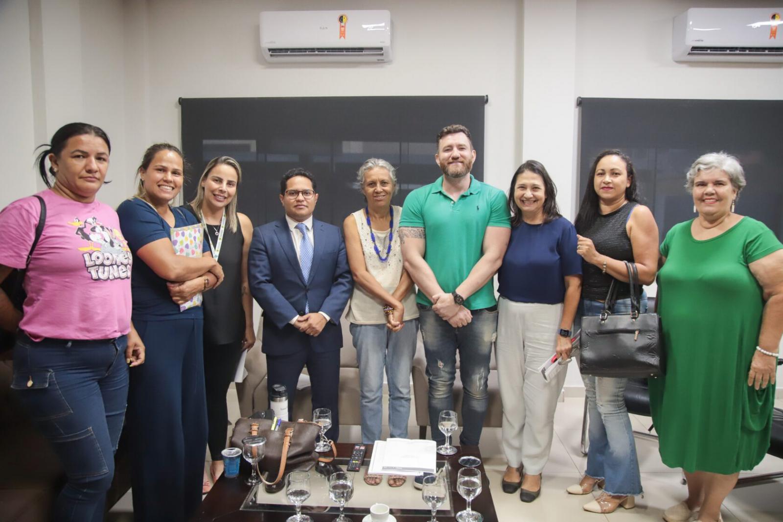 Projeto de autoria vereador Maicon Nogueira prevê renda pra mães e pais atípicos da Capital.
