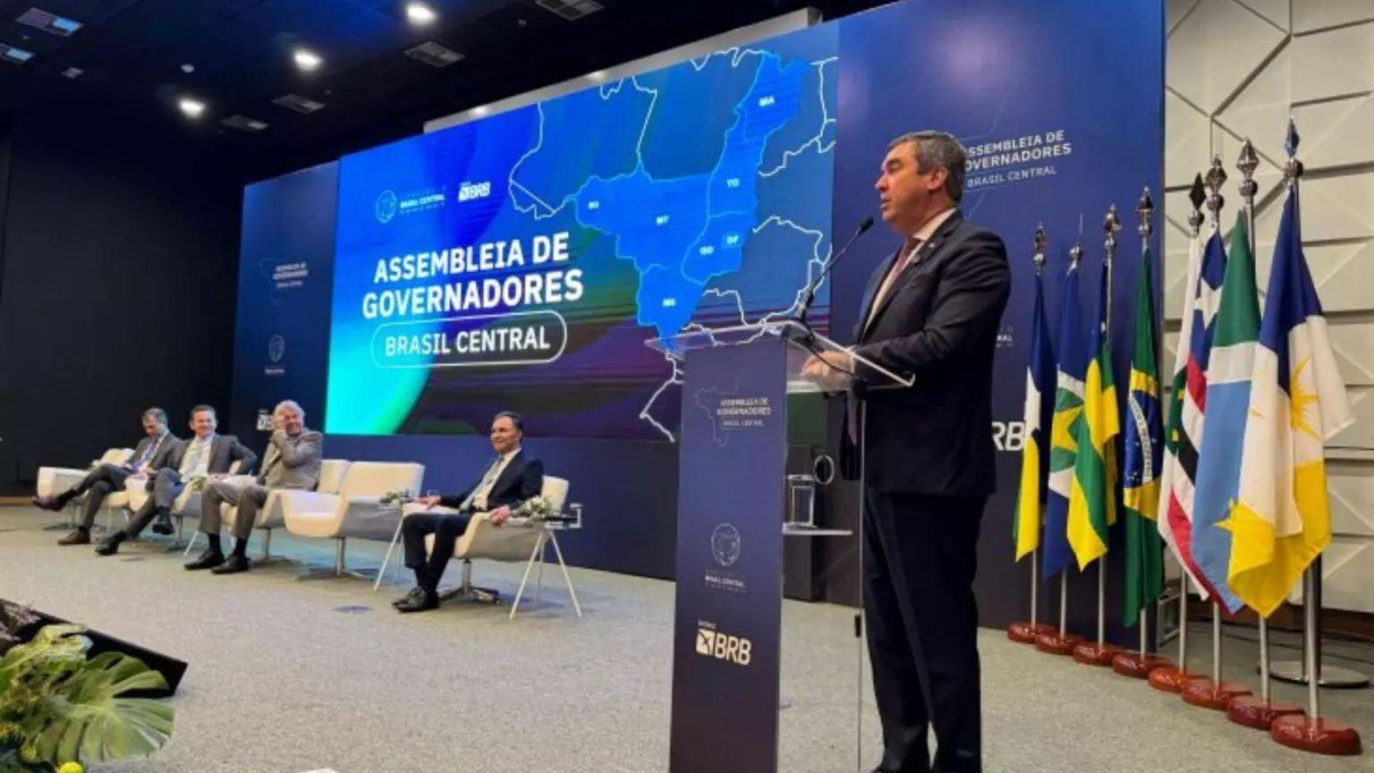 Governador Eduardo Riedel defende ações conjuntas entre estados para combater o crime organizado.