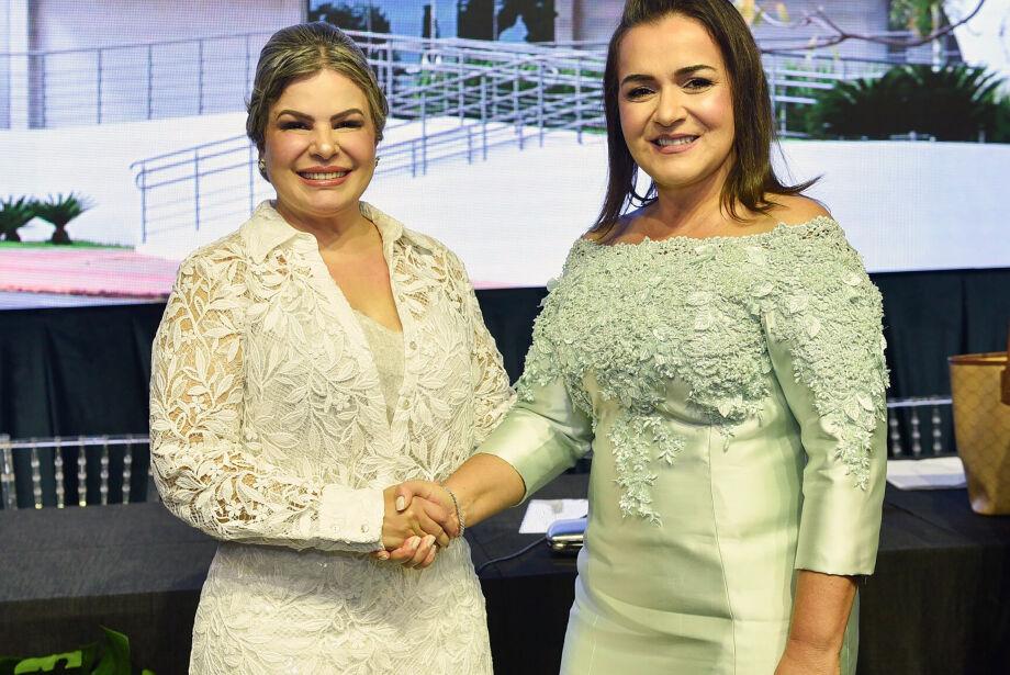 A Vice prefeita  Camilla Nascimento é preparada para concorrer à prefeitura em 2028, apos a prefeita Adriane deixar o seu mandato, pela lei a prefeita não pode concorrer mais o cargo, e pretende fazer a sua sucessora. 