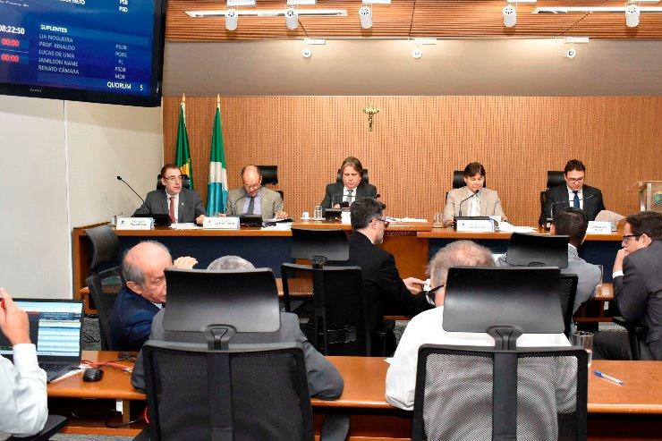 CCJR aprova alteração em norma vigente sobre proibição da captura do Dourado em MS.