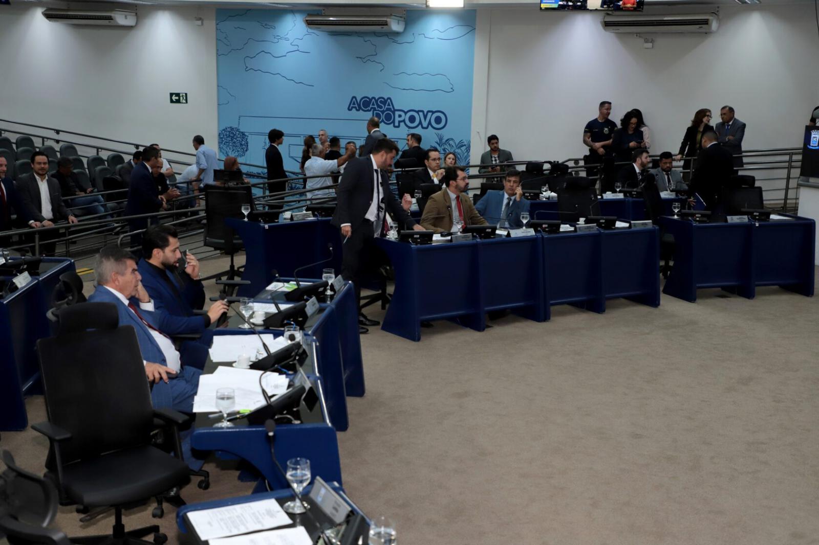 Três projetos estão pautados para segunda discussão nesta terça-feira.