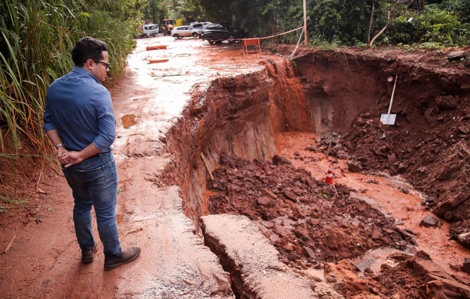 Após chuvas torrenciais, Câmara vai abrir debate para decretar estado de emergência na Capital.