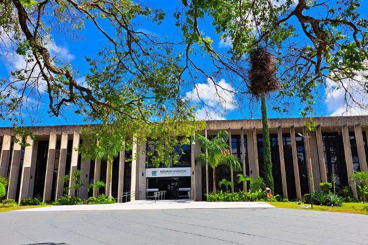 Ato da Presidência declara ponto facultativo na ALEMS na quinta-feira.