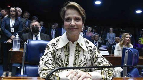Com a Senadora Tereza Cristina  à frente, 
