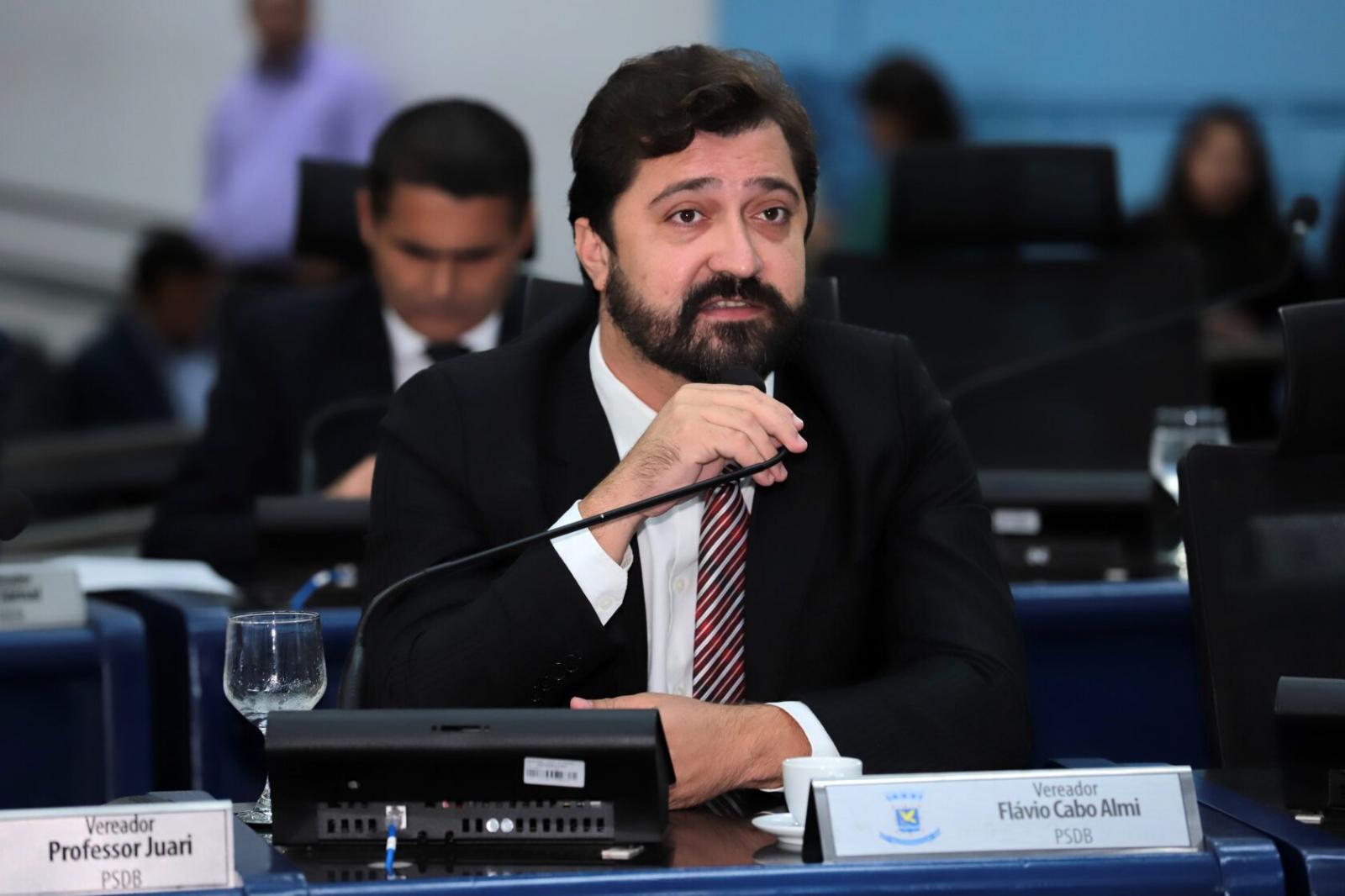 Flávio Cabo Almi Defende Políticas de Acolhimento e Valorização dos Servidores na Câmara Municipal.