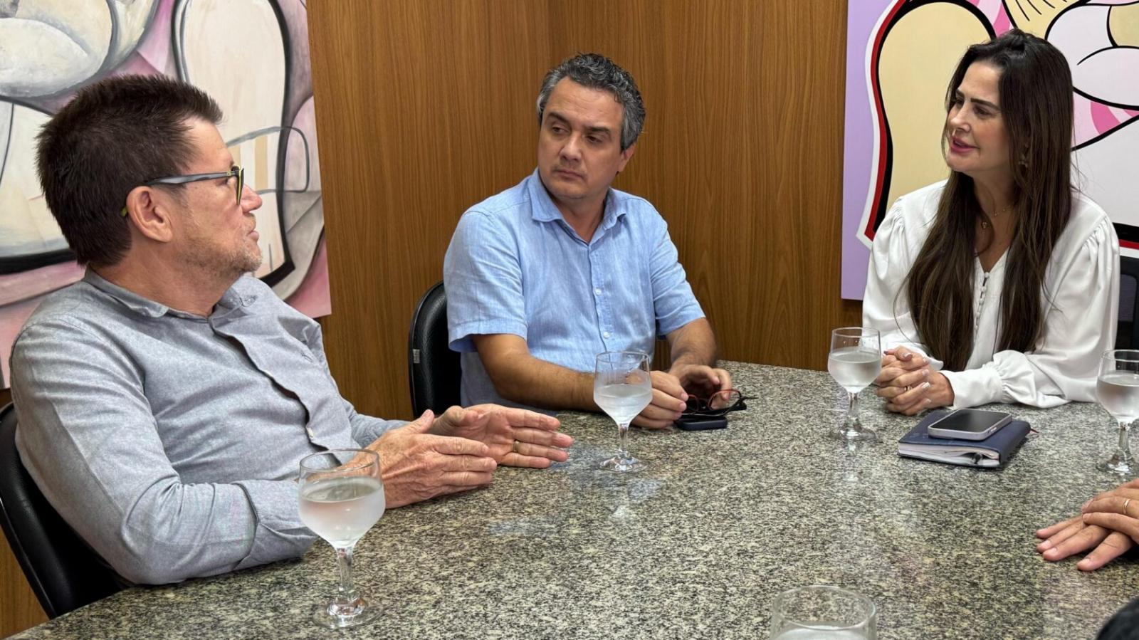 Landmark debate transparência no uso do Fundersul em reunião com Mara Caseiro.