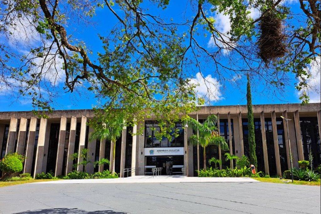 Agenda: Solenidade, sessões e reuniões estão previstas para o início de maio.