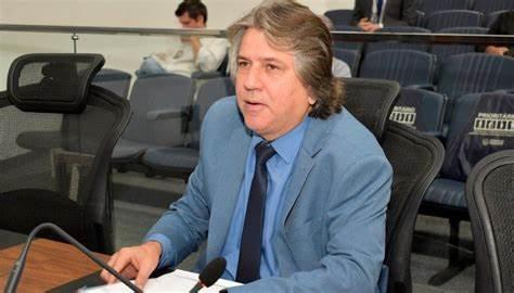 Delegado aposentado, Caravina diz que ‘não é fácil identificar fraudes’ milionárias.