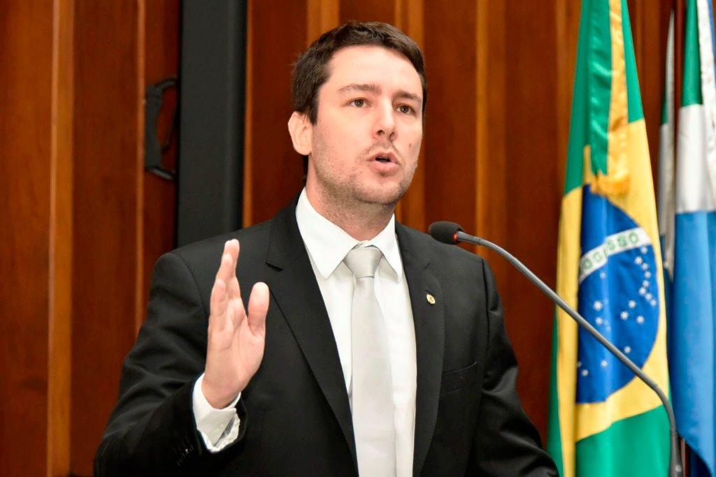 Deputados discutem projeto do Executivo e João Henrique propõe CPI contra Cassems.