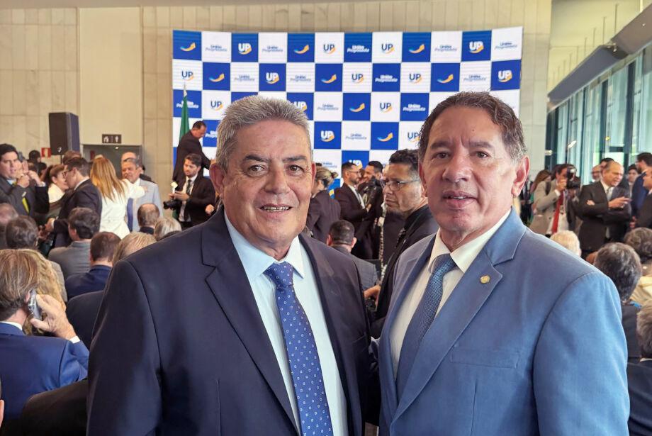 O presidente da Assembleia Legislativa  Gerson Claro e Marco Santullo participam da oficialização da federação 