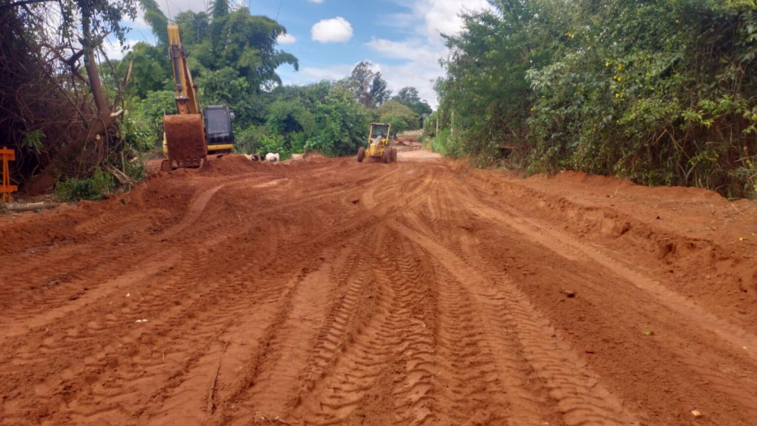 Prefeitura conclui obra e libera tráfego em estrada destruída pela chuva na Chácara dos Poderes.