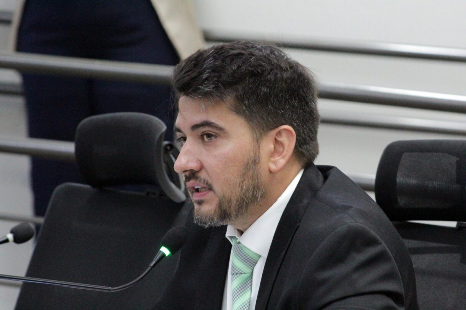 Rafael Tavares tenta acabar com o uso do termo “gratuito” em eventos públicos.
