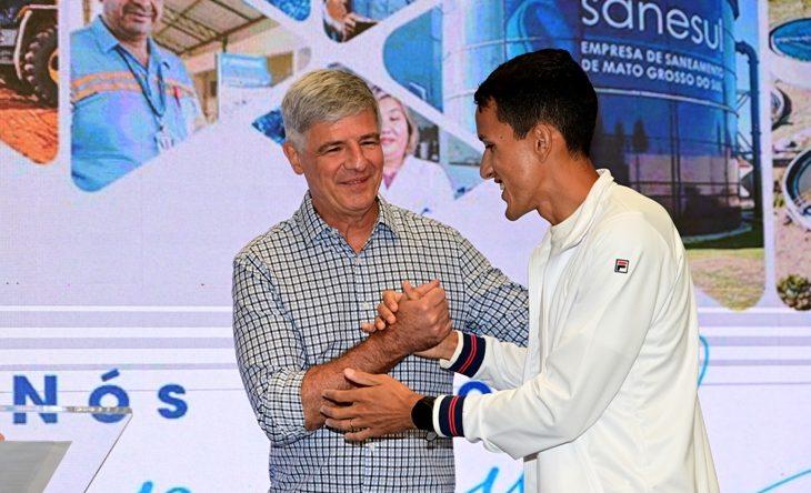 Sanesul anuncia parceria com o paratleta olímpico Yeltsin Jacques, medalhista em Paris e Tóquio.