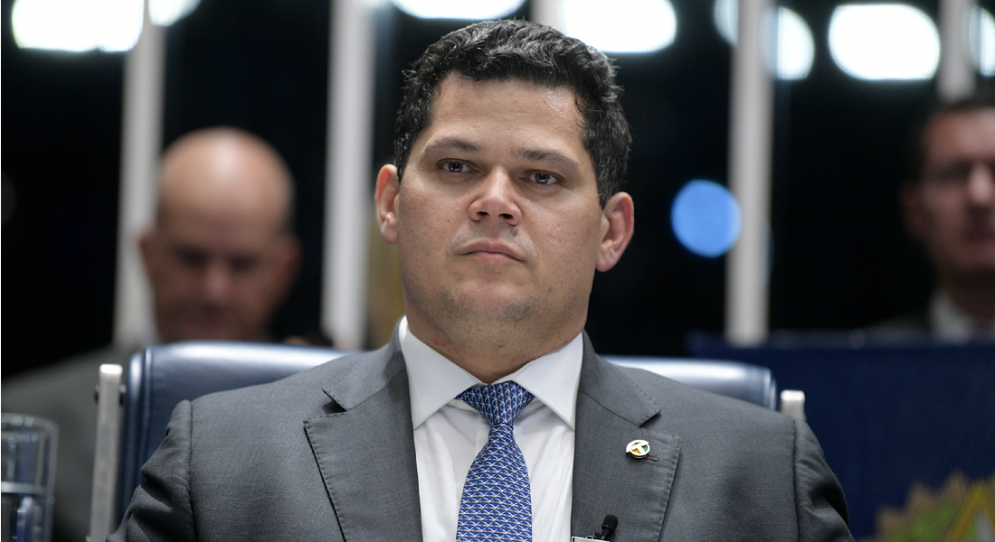 Alcolumbre marca análise de vetos de Lula após um ano.
