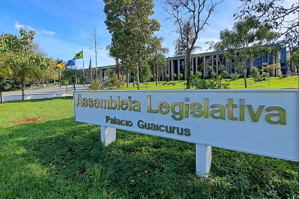 ALEMS recebe projeto de LDO com receita estimada em R$ 27 bilhões para 2026.