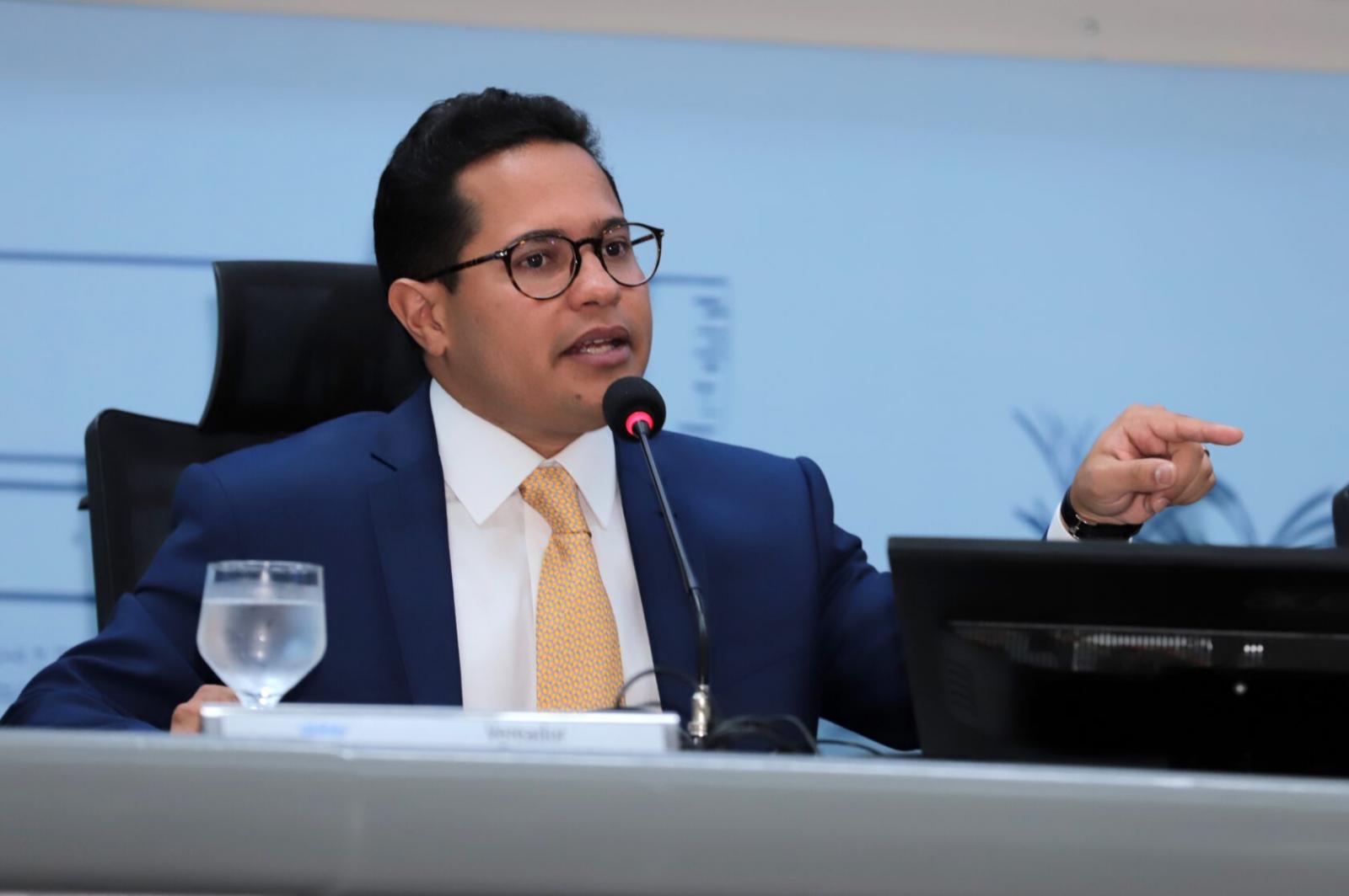 Investigada por contratar escritório alvo da Policia Federal, Câmara gasta R$ 1,9 milhão com procuradores