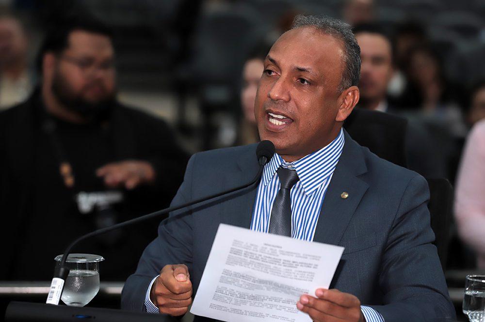Mandato participativo: Junior Coringa leva solicitações da população à Prefeitura.