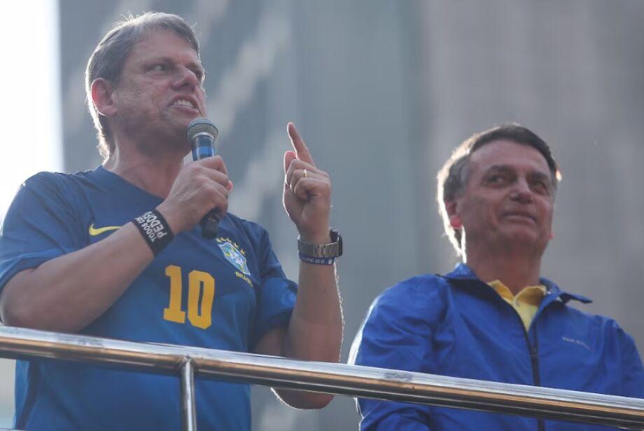 O ex presidente Jair Messias Bolsonaro diz que muda destino do País se 'derem a ele' 50% da Câmara e do Senado em 2026.