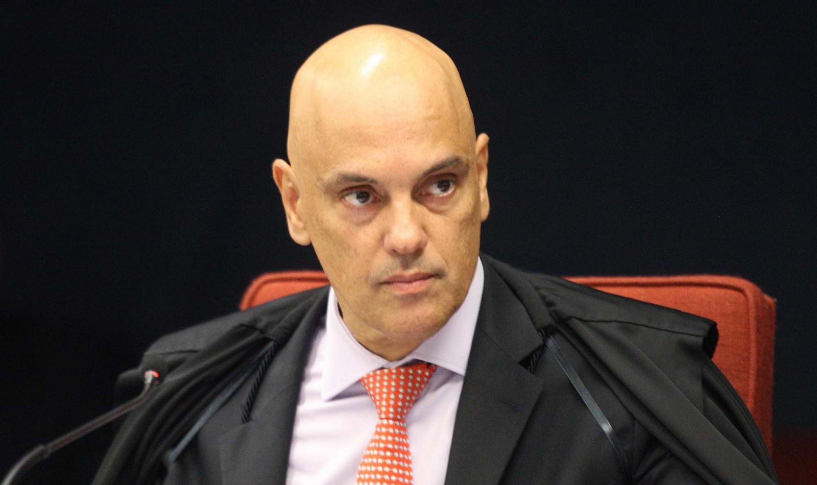 O ministro Alexandre de Moraes, do Supremo Tribunal Federal (STF), vota por condenar líder de acampamento golpista a 14 anos de prisão.