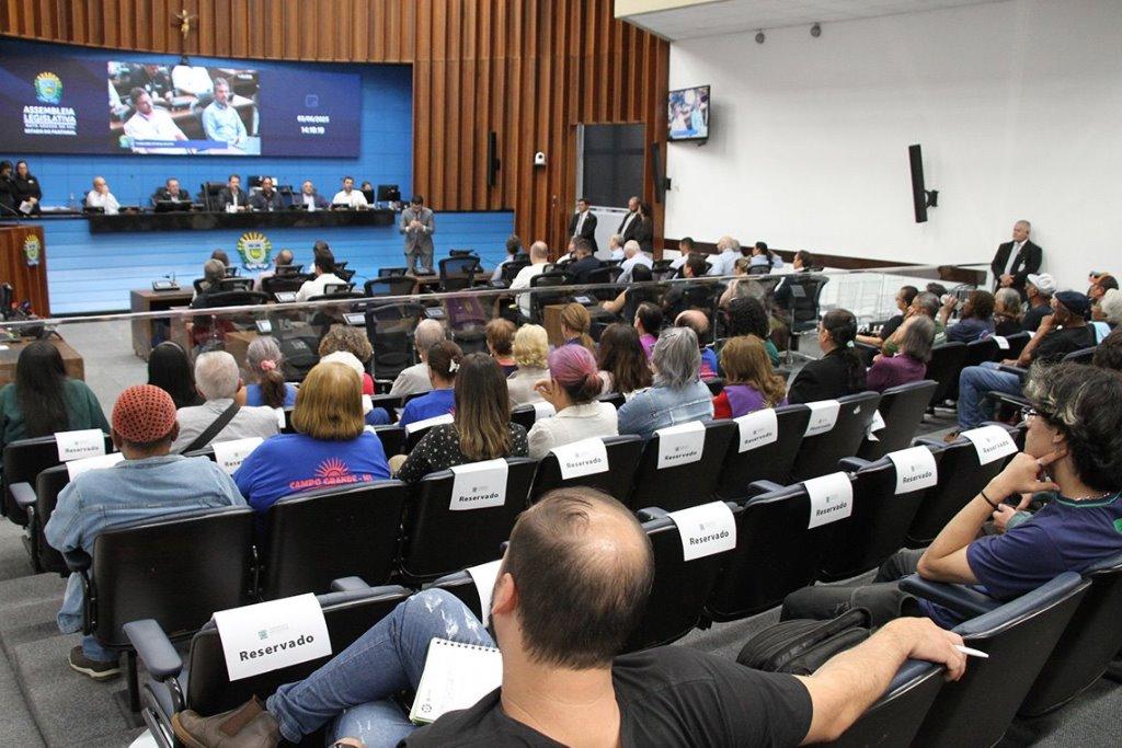 Seminário reforça o valor nutricional e destaca desafios da Cadeia Produtiva do Leite.