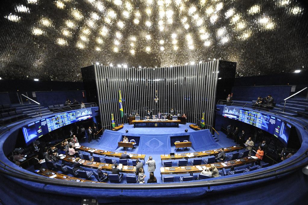 Senado analisa cota de 30% para mulheres em conselhos de estatais.