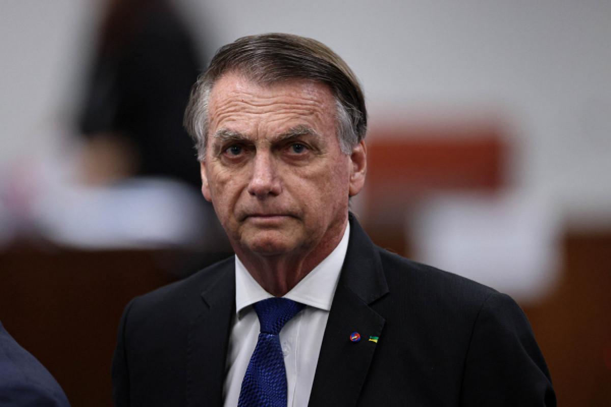 Apoiadores do ex presidente Jair Messias Bolsonaro realizam ‘adesivaço’ pedindo ‘Fora Moraes’ em Campo Grande.