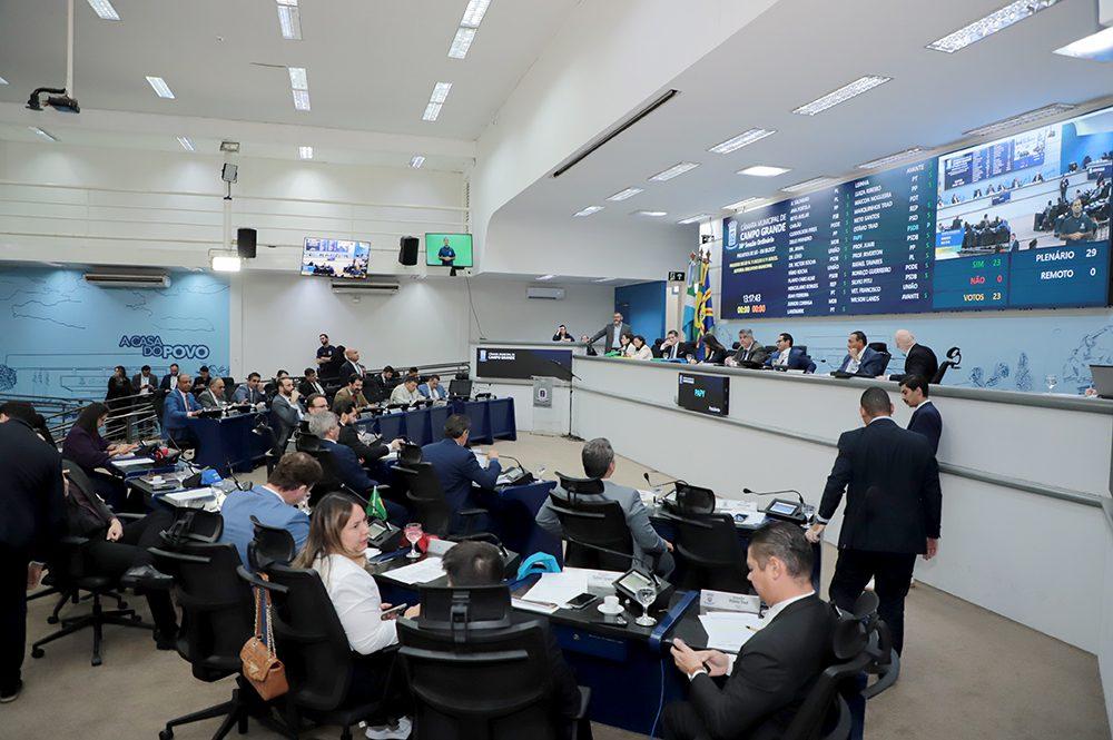 Atuação da Câmara CG no 1º semestre reforça transparência, articulação política e presença nos bairros.