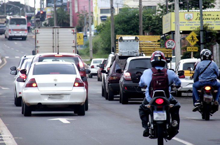 Detran e Corpo de Bombeiros de MS oferecem curso de pilotagem segura para frear crescente de acidentes.