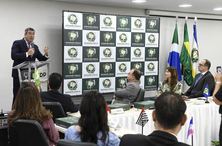 Em encontro com defensores públicos, Governo de MS defende inclusão e combate a extrema pobreza.