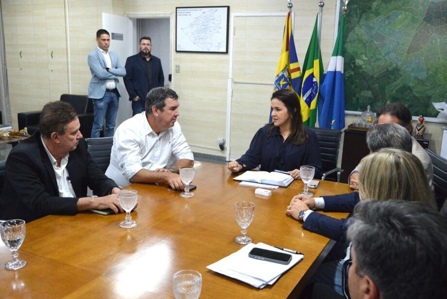 Governador que está prestes a se filiar no partido do  PP, Eduardo Riedel faz visita institucional a prefeita  Adriane Lopes de Campo Grande.