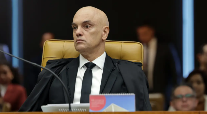 BC informa Alexandre de Moraes que já repassou ordem de bloqueio de contas de ex-assessor do ministro.