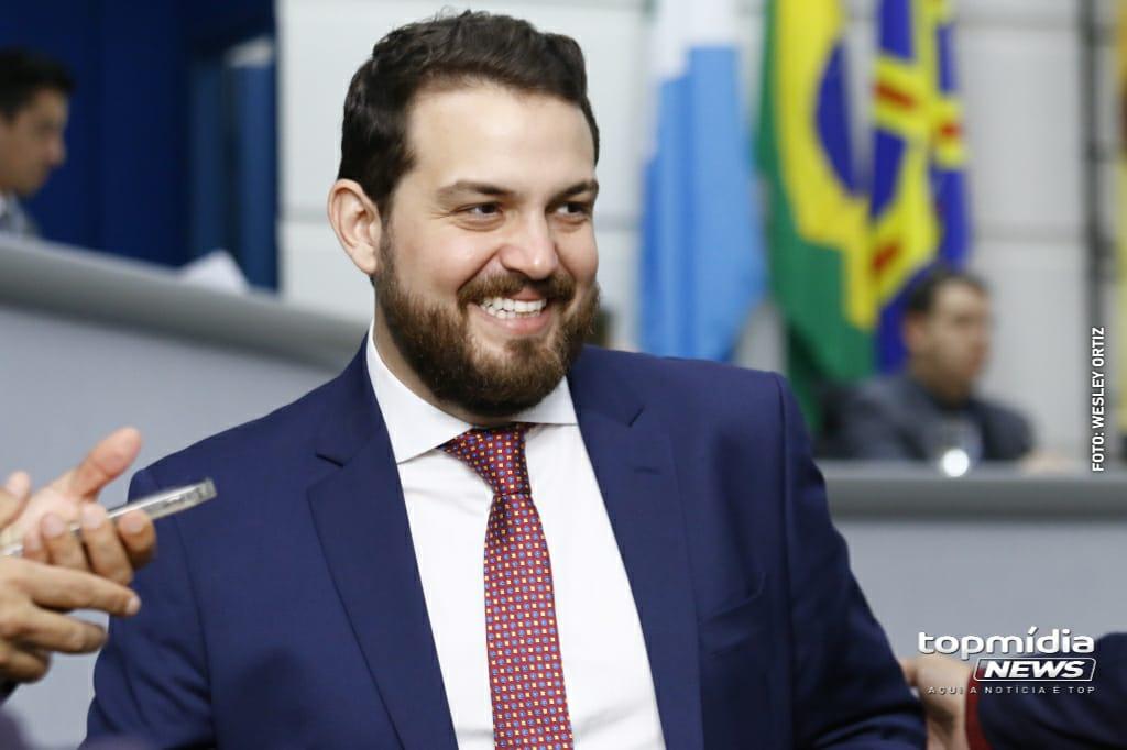 Ex Vereador Claudinho Serra, assessor e empreiteiro acusados de corrupção vão continuar na cadeia.