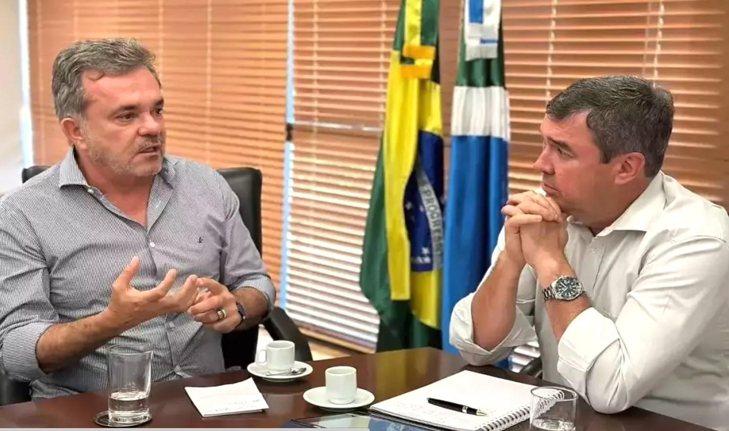 O Governador Eduardo Riedel de Mato Grosso do Sul negocia novo empréstimo de R$ 2 bilhões com o BNDES.