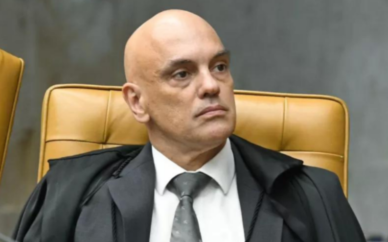 O Ministro do STF Alexandre de Moraes decreta prisão domiciliar de Jair Messias  Bolsonaro.