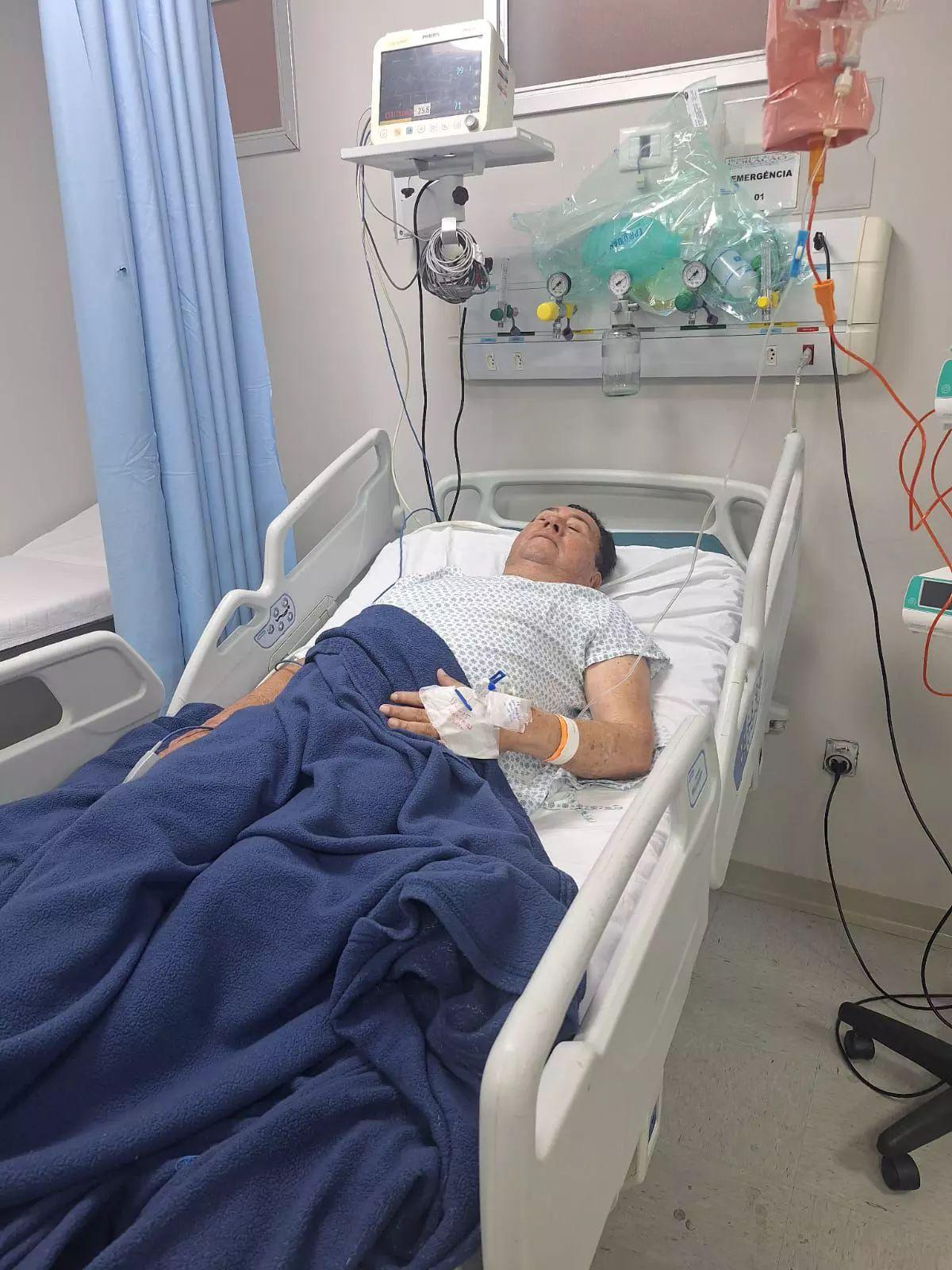 O secretário de Cultura de Campo Grande, Valdir Gomes, de 72 anos, é internado com suspeita de infarto.