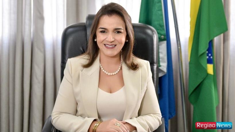 A prefeita de Campo Grande, Adriane Lopes (PP), participa da audiência pública sobre escolas municipais.