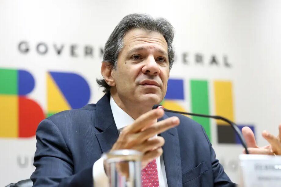 Haddad diz que não irá aos EUA e que fica no Brasil por possível votação da isenção do IR.
