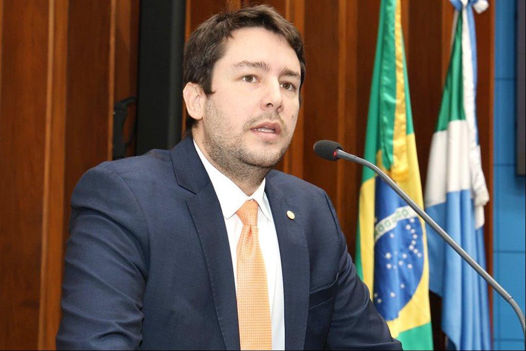 João Henrique cobra transparência em repasses do Estado aos municípios.