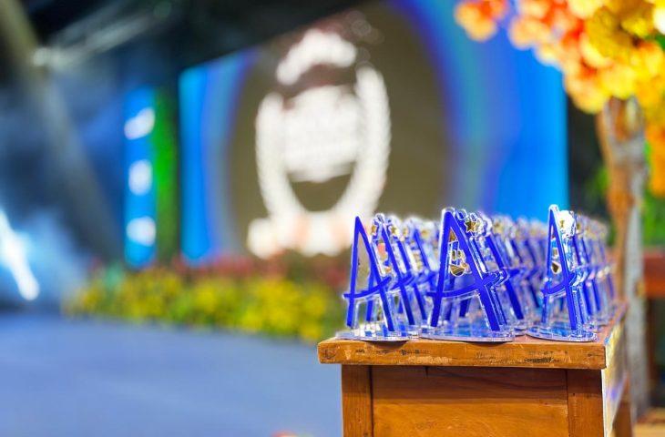 Mato Grosso do Sul premia escolas públicas com melhores resultados em alfabetização.