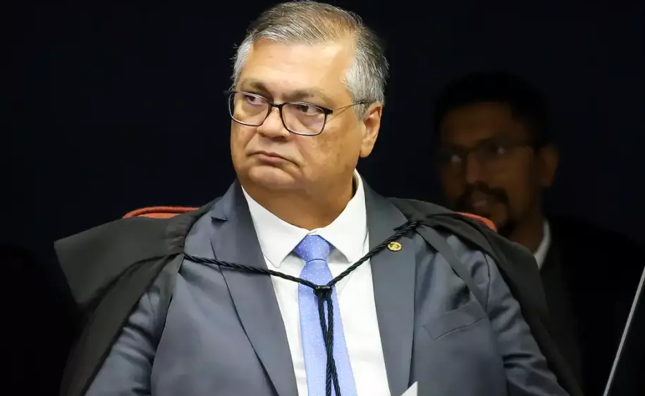 No STF, Dino pede vista e suspende julgamento que discute valor da aposentadoria por invalidez.