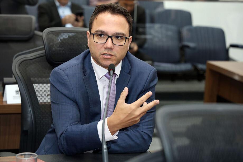 O Deputado Estadual  Pedrossian Neto deve deixar PSD por falta de chapa competitiva para 2026.