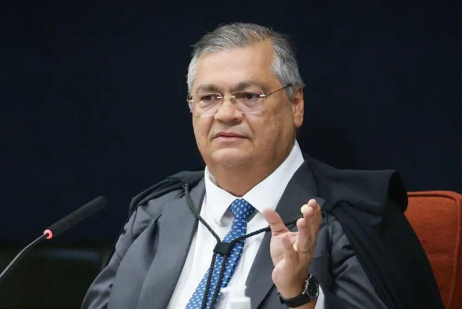 O Ministro do STF Flavio Dino acompanha Moraes e vota para condenar Bolsonaro e mais 7; placar está 2 a 0 