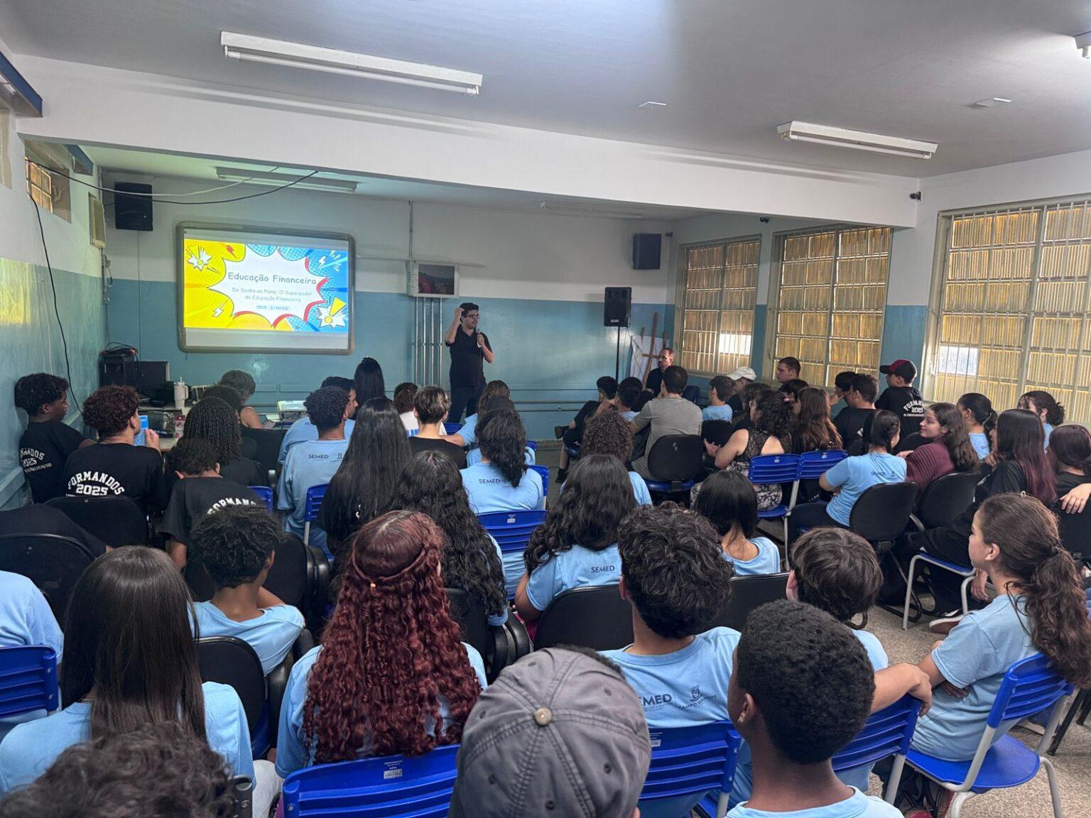 Procon Municipal leva educação financeira a 160 alunos da Reme.