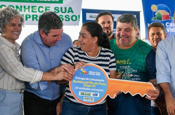 Com parceria de sucesso, Governo de MS realiza o sonho da casa própria de famílias em Bonito.