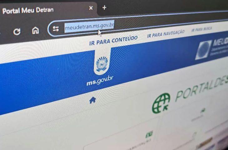 Digitar o site oficial do Detran de Mato Grosso do Sul no navegador web evita prejuízo com golpes.